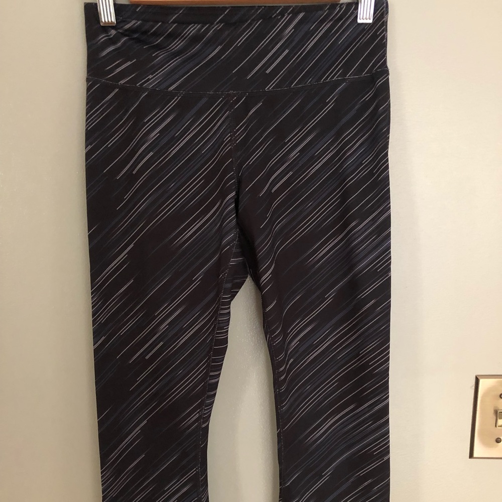 Head size small cropped leggings